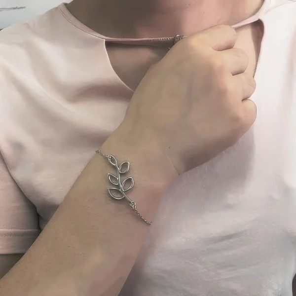 Bracelet Motifs Élégants et Variés