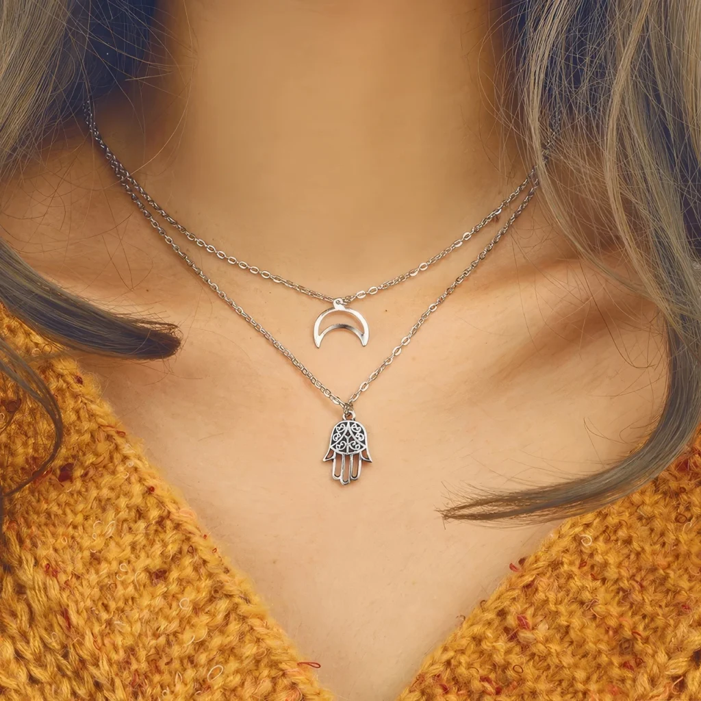 Collier Double Rang - Lune et Main de Fatma