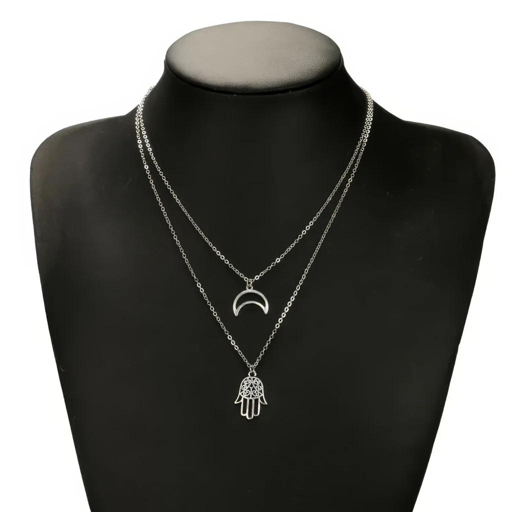 Collier Double Rang - Lune et Main de Fatma – Image 2